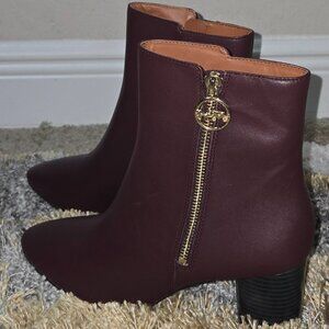 New Coach Boots Size 9 Gold embellishments